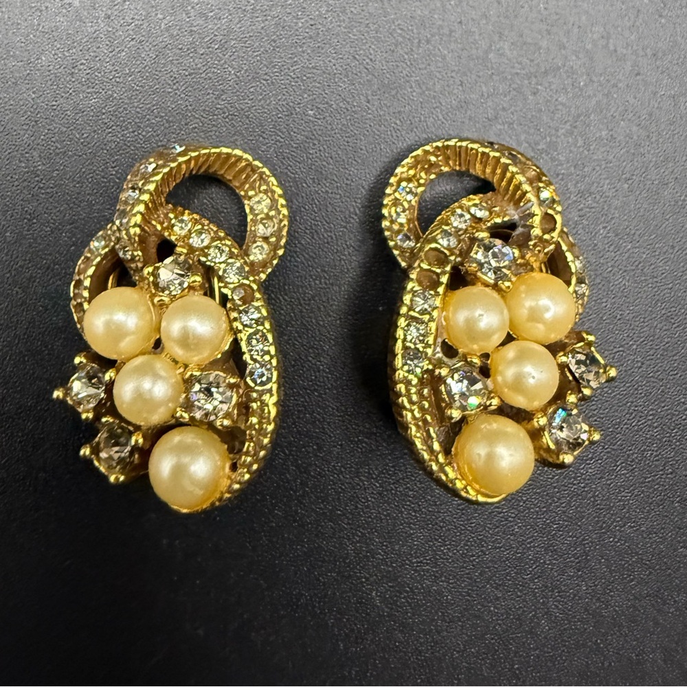 Vintage Gold Tone, Rhinestone and Pearl Clip On Earrings - Picture 1 of 5